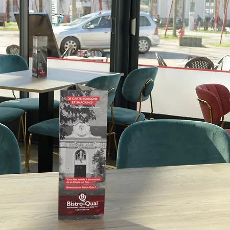 De La Gare - Restaurant Bistro Quai מלון לה-רוש-סור-יון