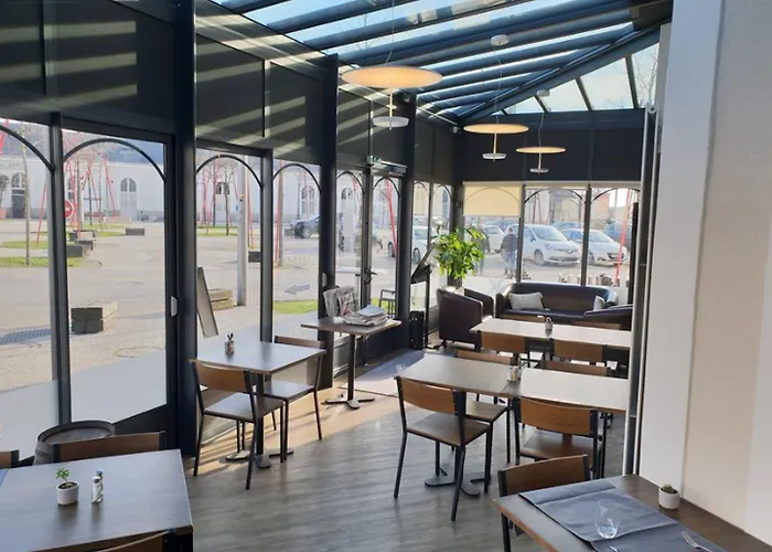 De La Gare - Restaurant Bistro Quai 3*