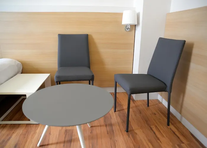 De La Gare - Restaurant Bistro Quai Hotel 3*